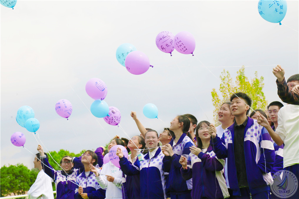 03-放飞气球.jpg