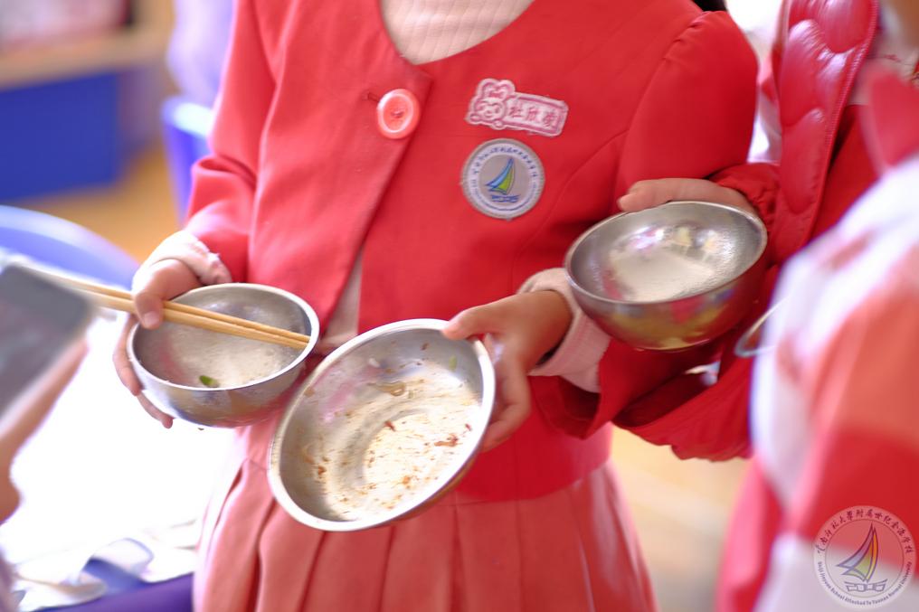 1608107702761040975.jpg 12-看,我们都吃完了!.jpg