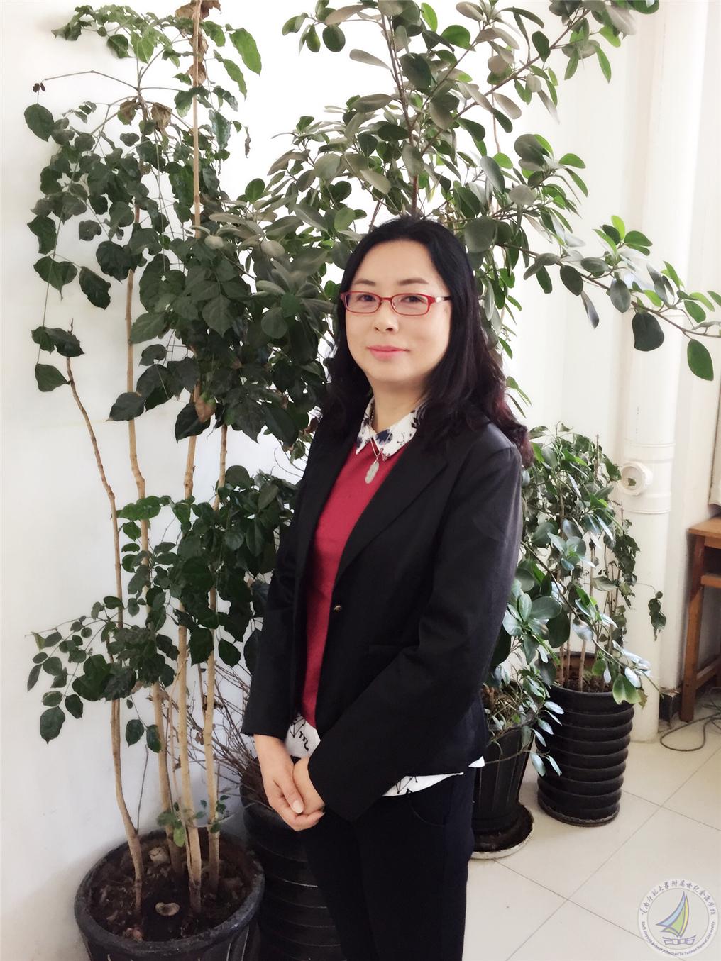 杨黎老师.jpg
